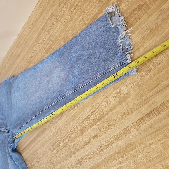 FP WE THE FREE Straight Leg Raw Hem Jeans, size 27 - Picture 7 of 13